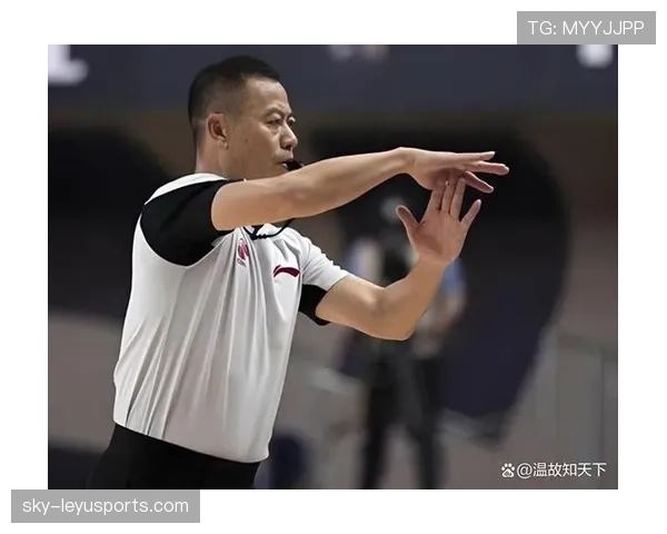 篮球比赛中技术犯规和违体犯规怎么判定，两者有何区别